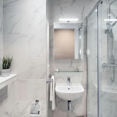 Queen Street Place 4* Galway