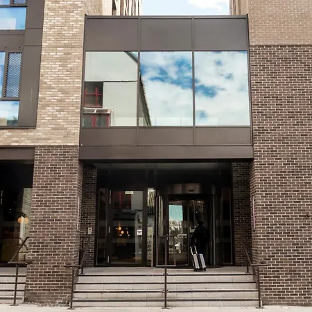 Aparthotel Queen Street Place 4*